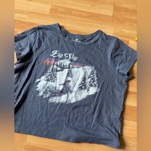 Hollister graphic T shirt‎